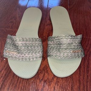 Havaianas Slip Ons